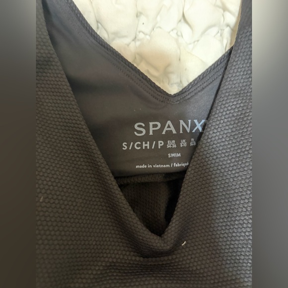 Spanx Pique Longline Flounce Top - Picture 6 of 8